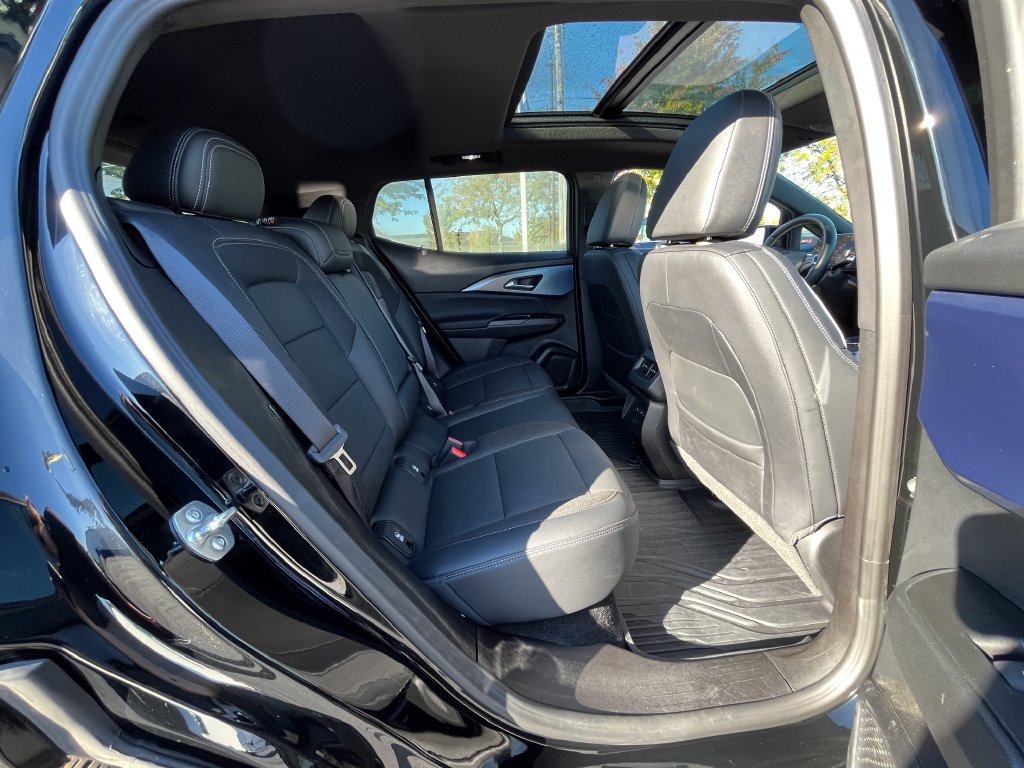 Certified 2024 Chevrolet Equinox EV LT w/ LPO, Trailering Package FWD image 13