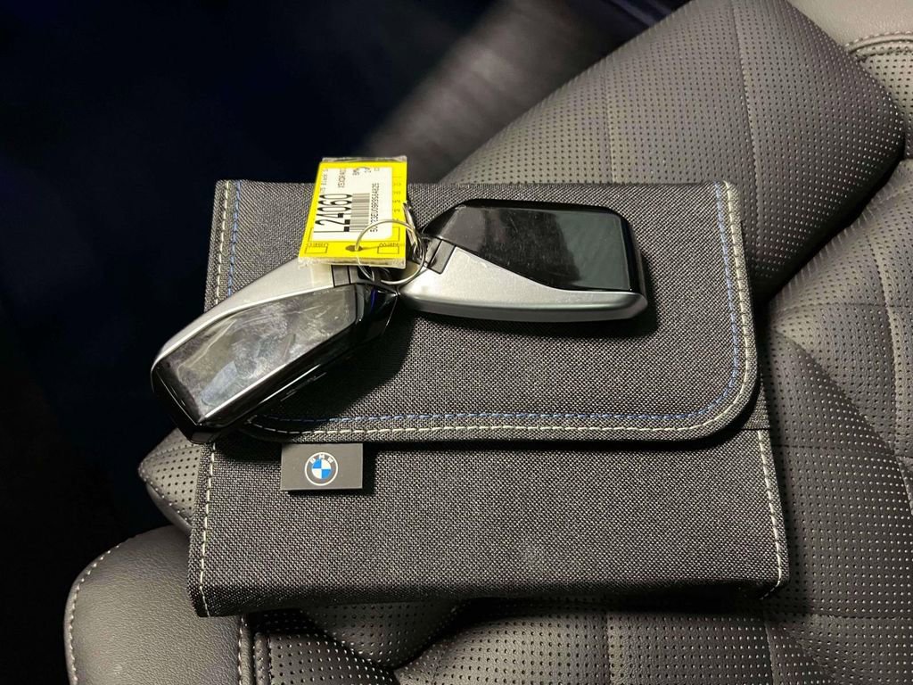 Used 2024 BMW X5 xDrive40i w/ M Sport Package image 38