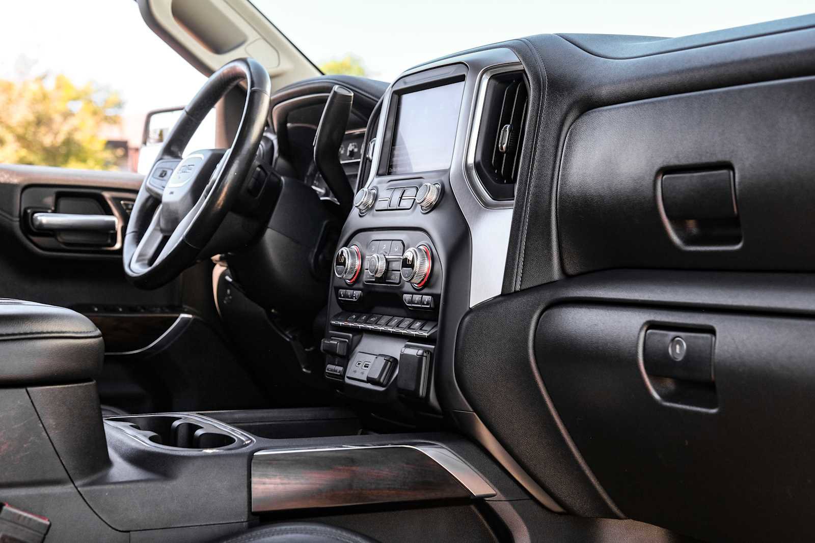 Used 2020 GMC Sierra 1500 SLT image 24