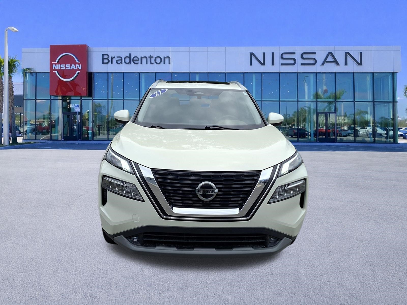 Certified 2021 Nissan Rogue SL FWD image 2