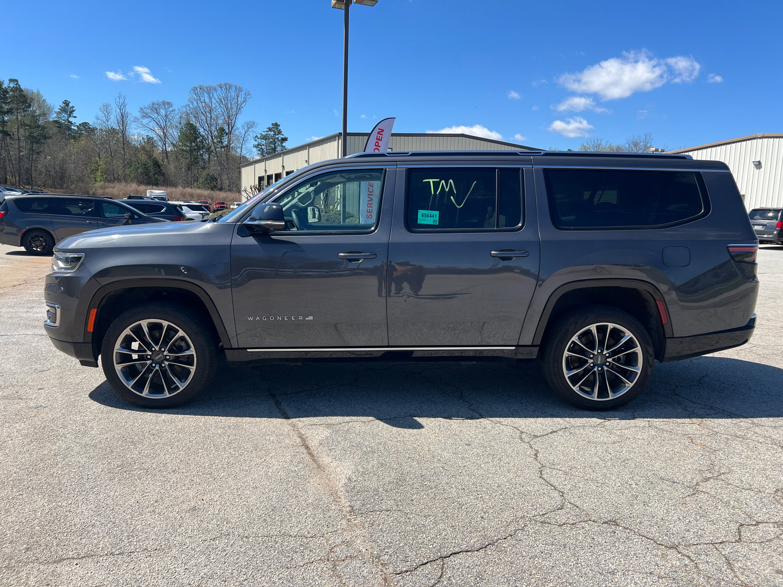 Used 2024 Jeep Wagoneer L Series III w/ Premium Group I image 8