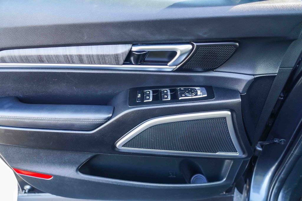 Used 2024 Kia Telluride EX w/ EX Captain's Chair Package image 25