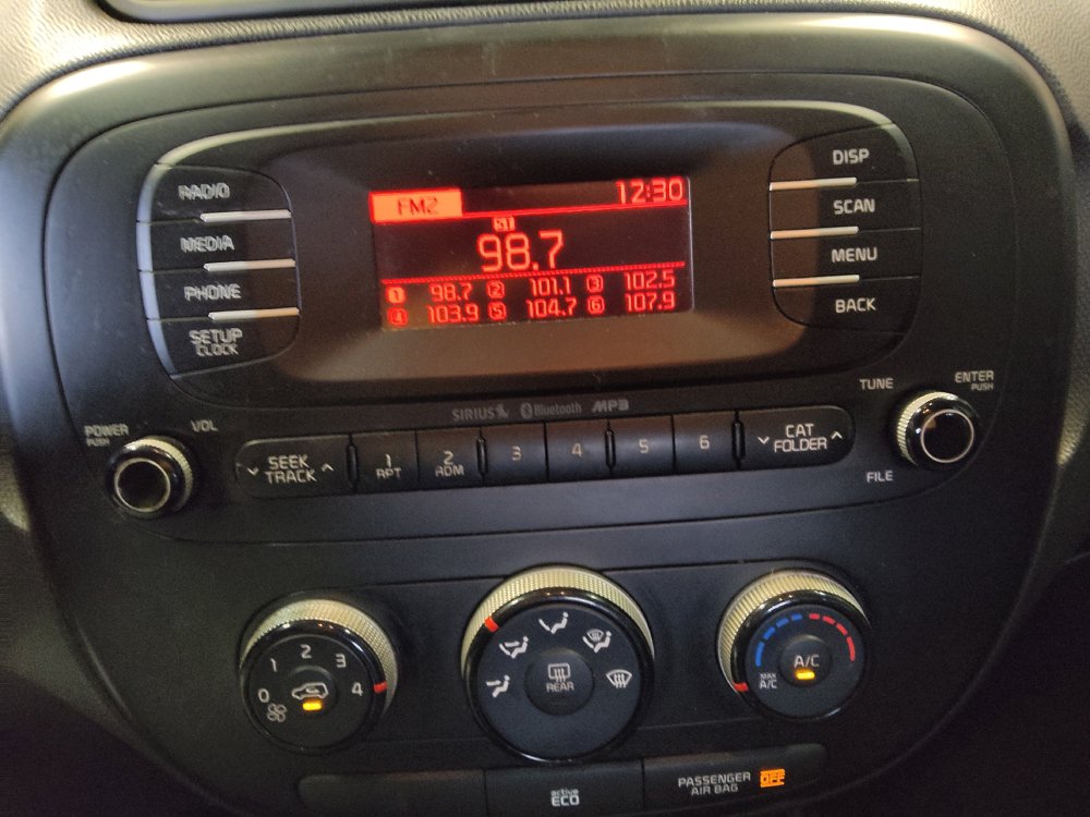 Used 2014 Kia Soul FWD image 25