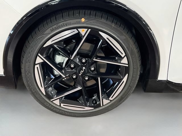 New 2026 Kia K4 GT-Line w/ GT-Line Premium Package FWD image 32