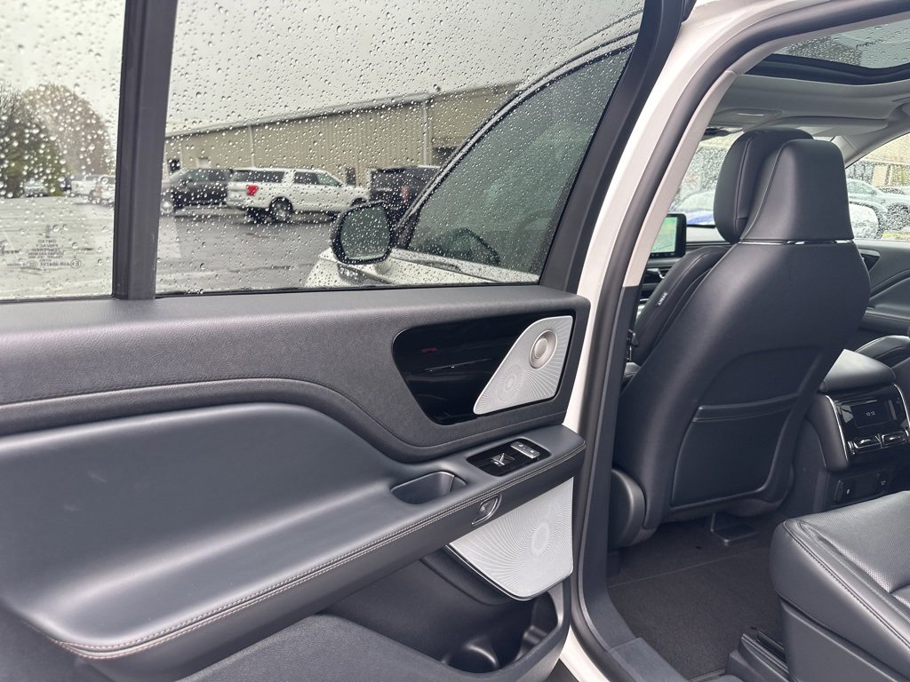 New 2025 Lincoln Aviator Reserve w/ Equipment Group 201A image 29