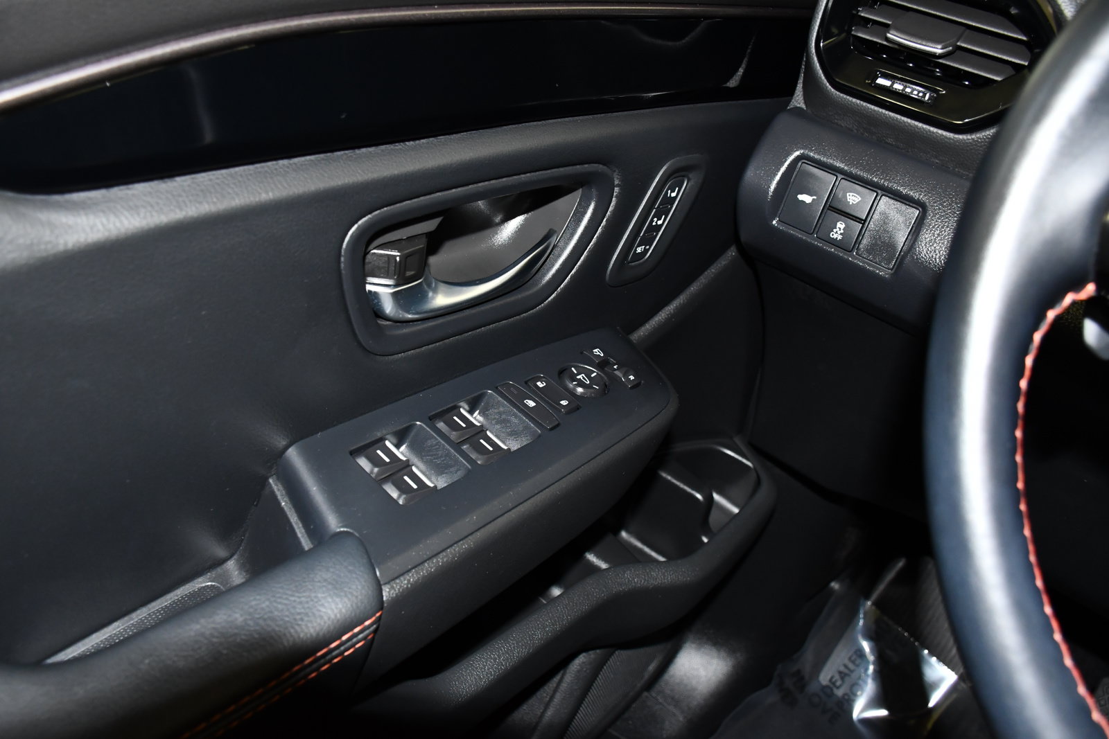 Used 2025 Honda Pilot TrailSport image 34