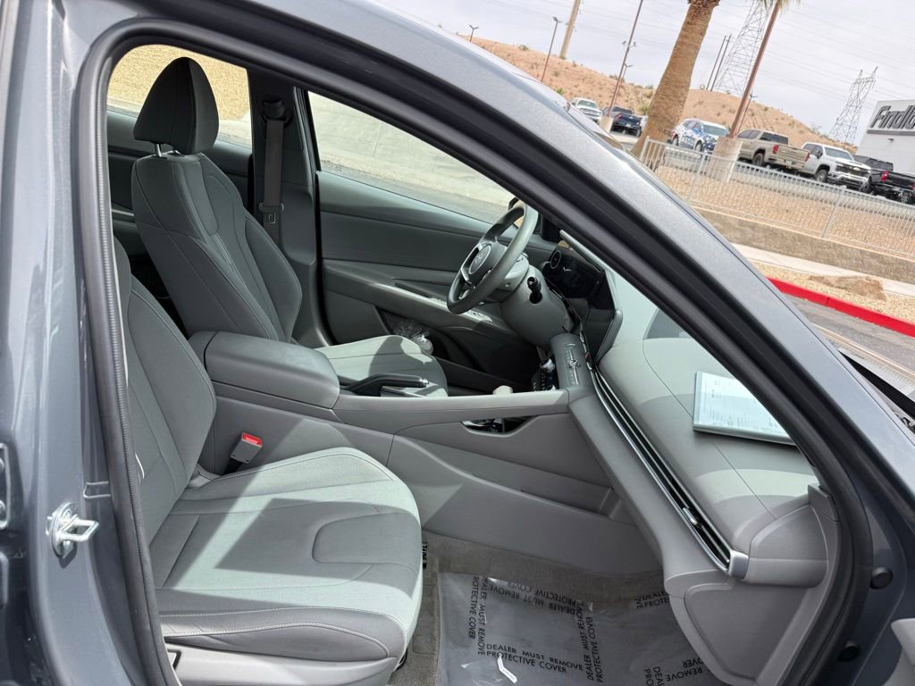 Used 2024 Hyundai Elantra SEL image 13