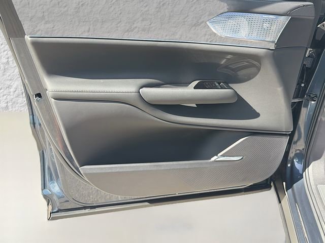 Used 2025 Volvo EX90 Ultra image 23