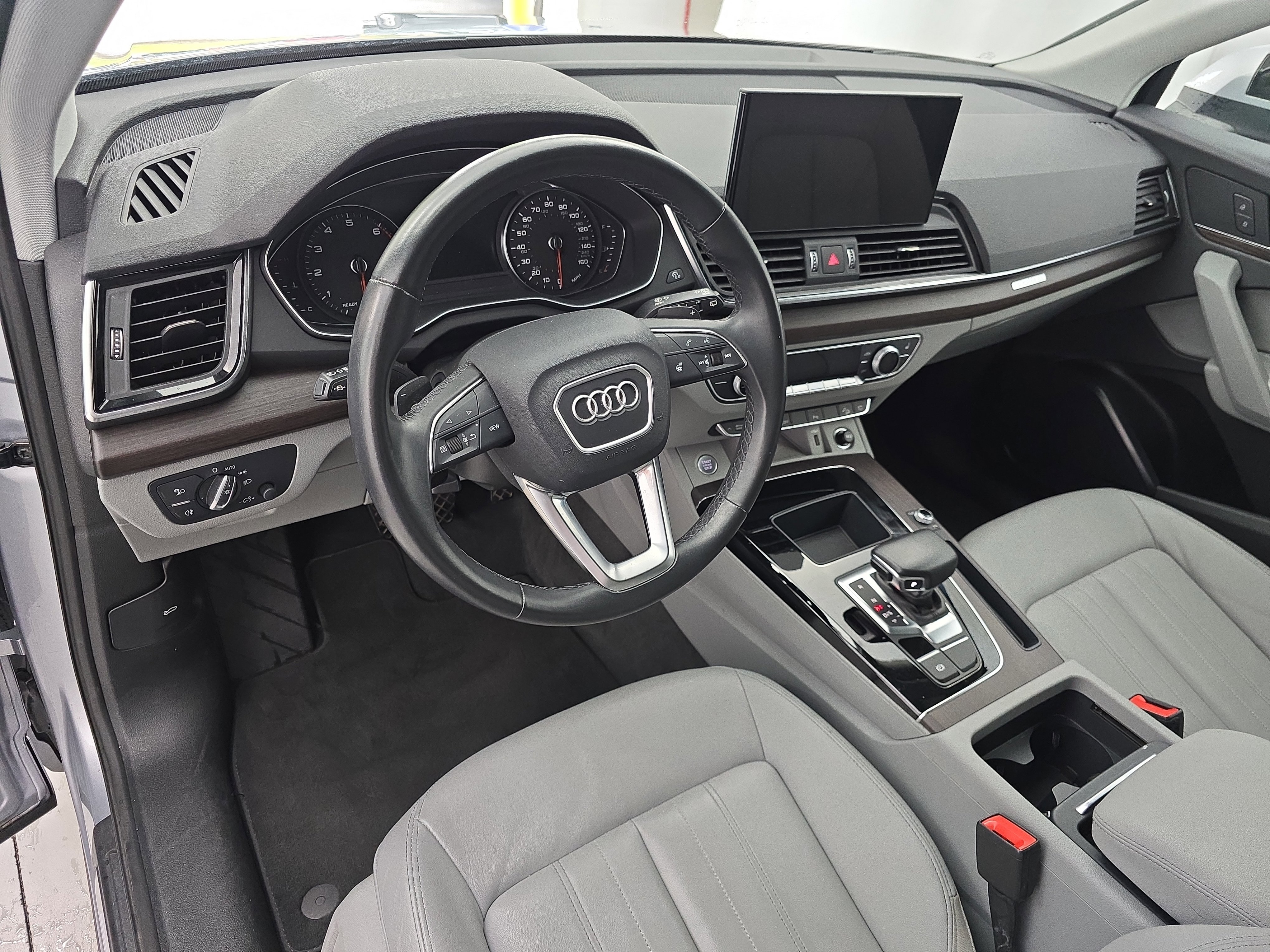 Used 2022 Audi Q5 2.0T Premium w/ Convenience Package AWD/4WD image 16