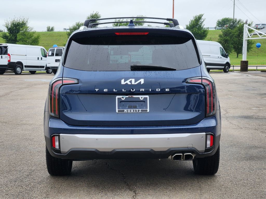 Used 2025 Kia Telluride EX w/ EX Captain's Chair Package FWD image 6
