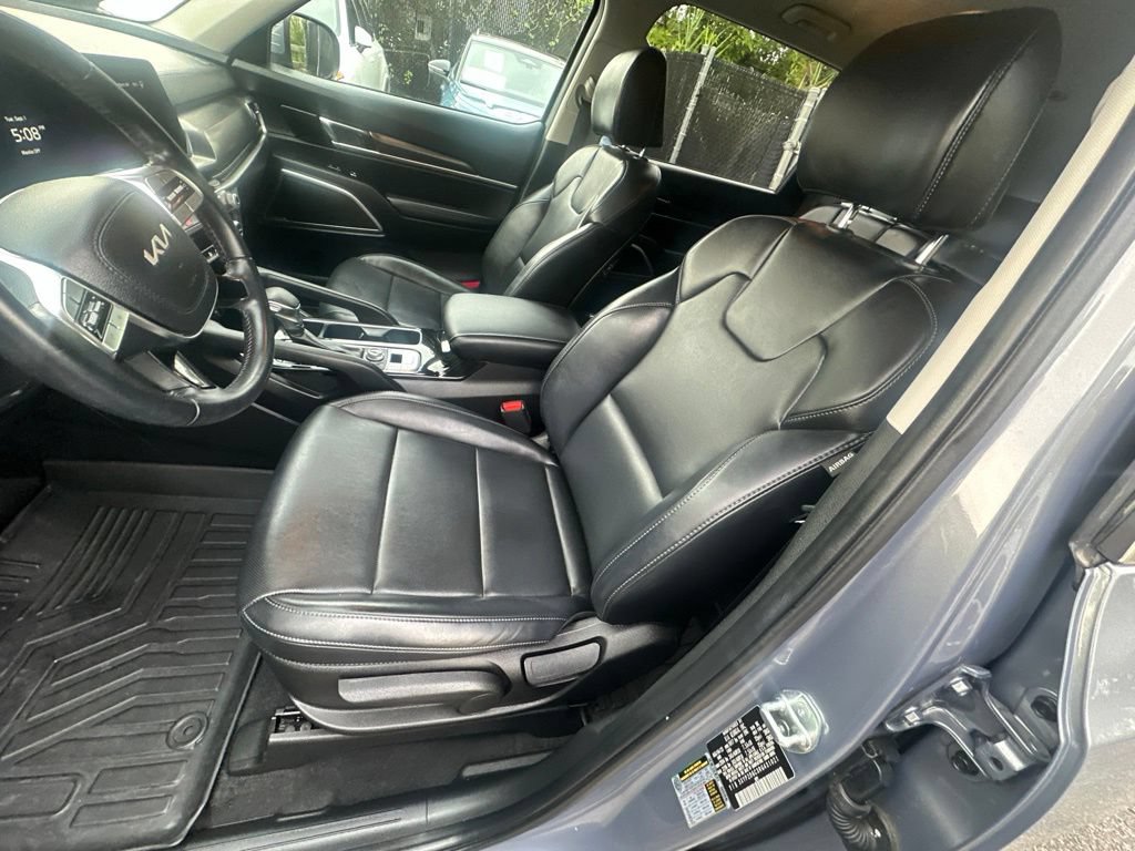 Used 2024 Kia Telluride LX AWD/4WD image 10