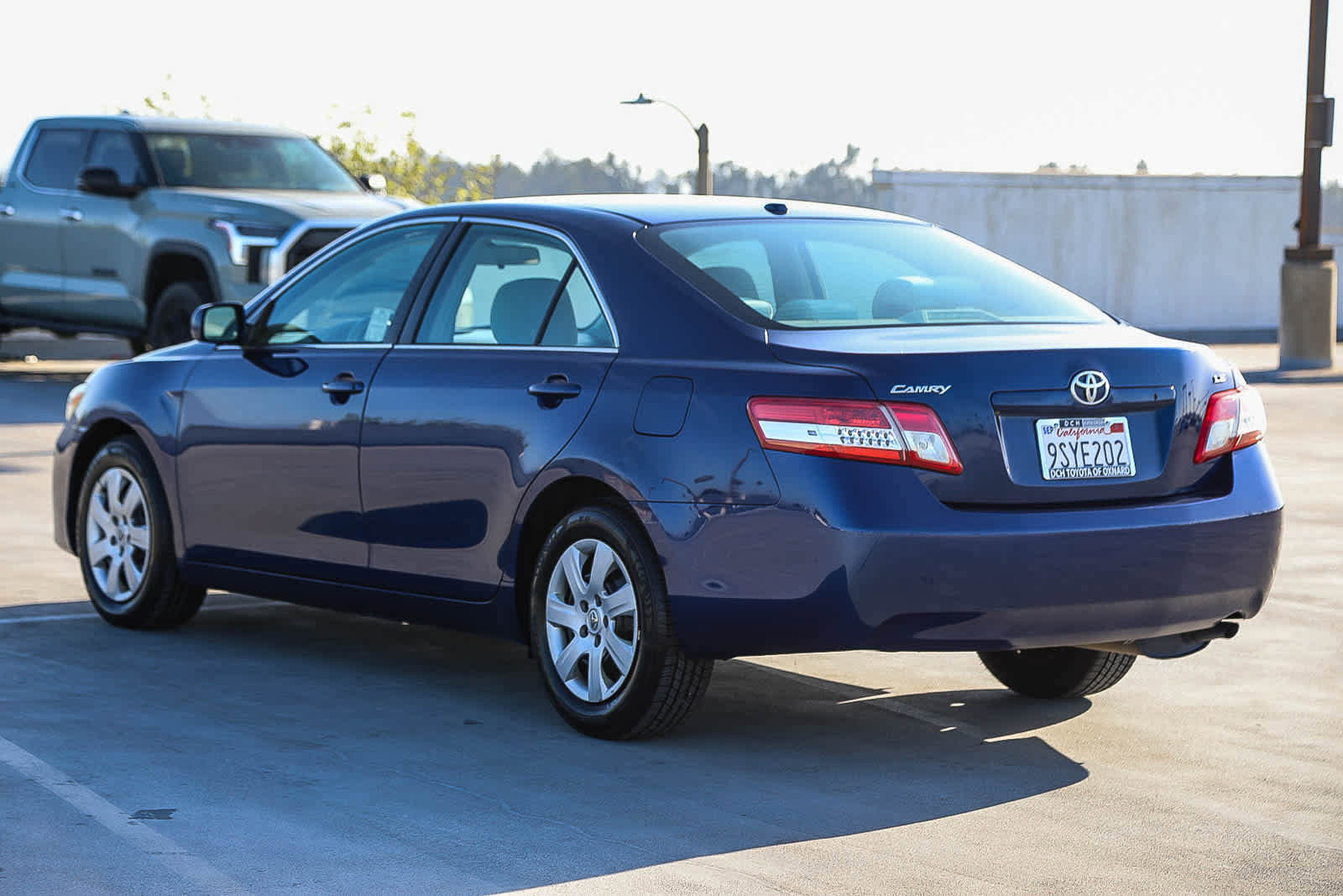 Used 2010 Toyota Camry LE image 7