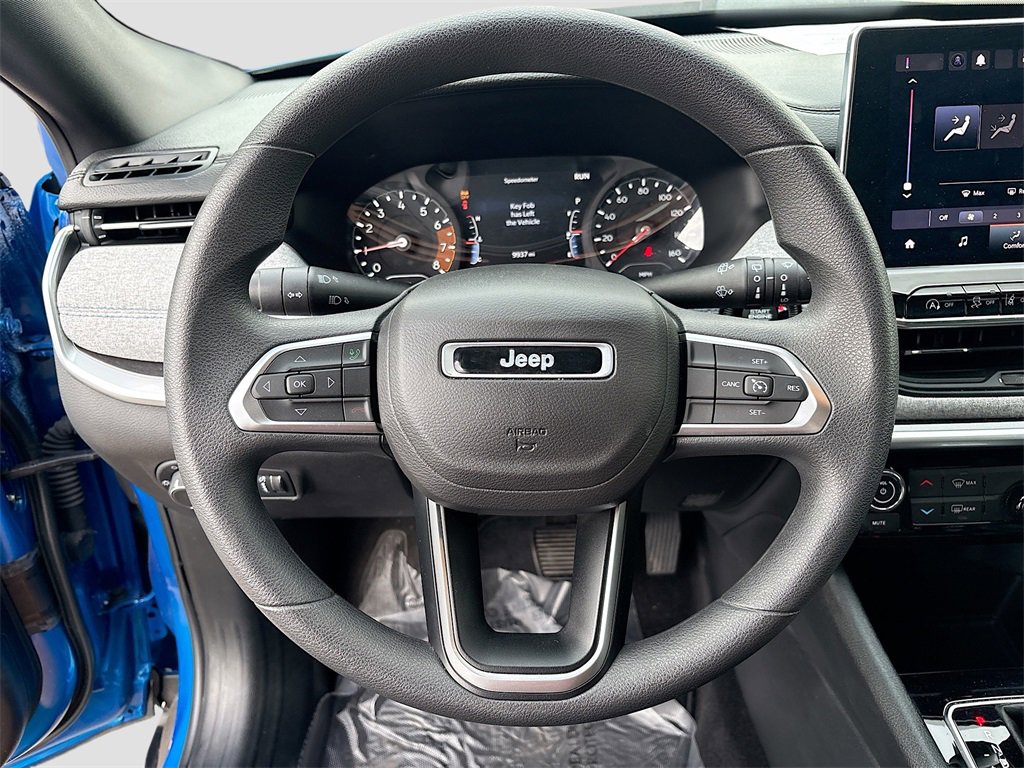 Used 2024 Jeep Compass Sport image 11