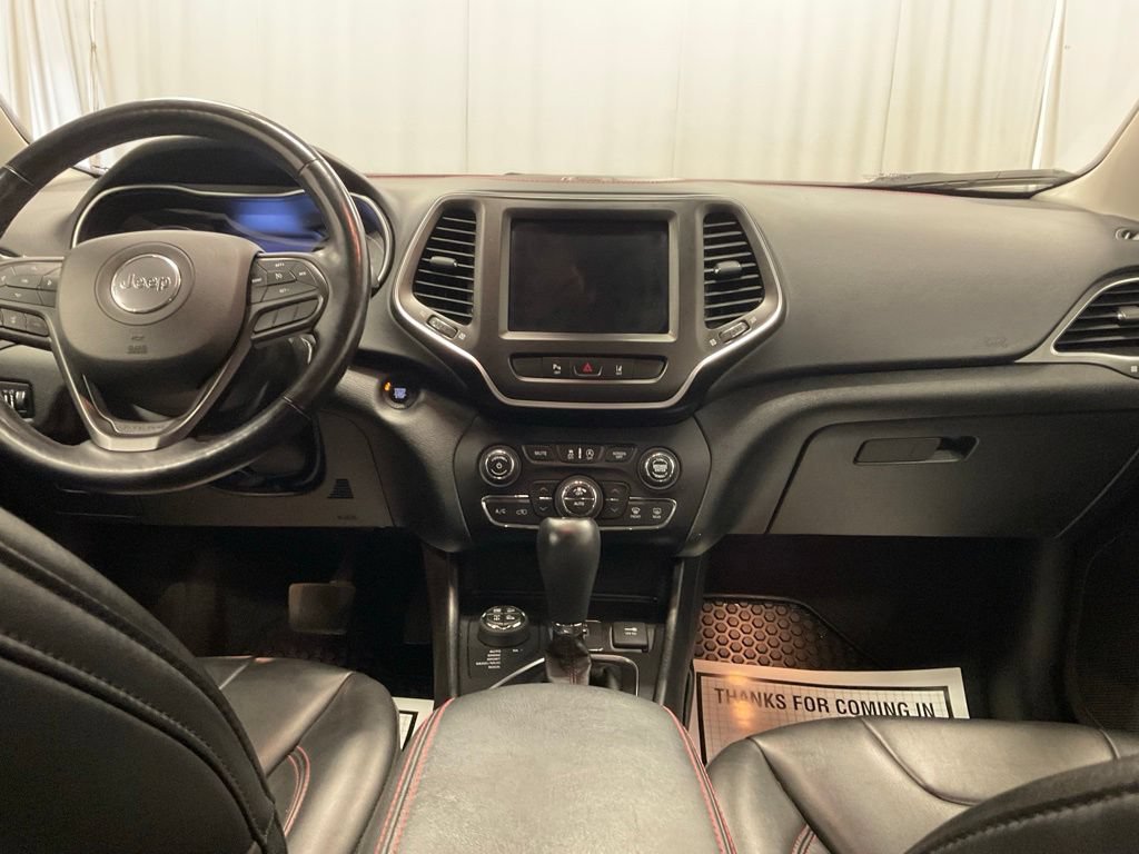 Used 2021 Jeep Cherokee Trailhawk AWD/4WD image 33