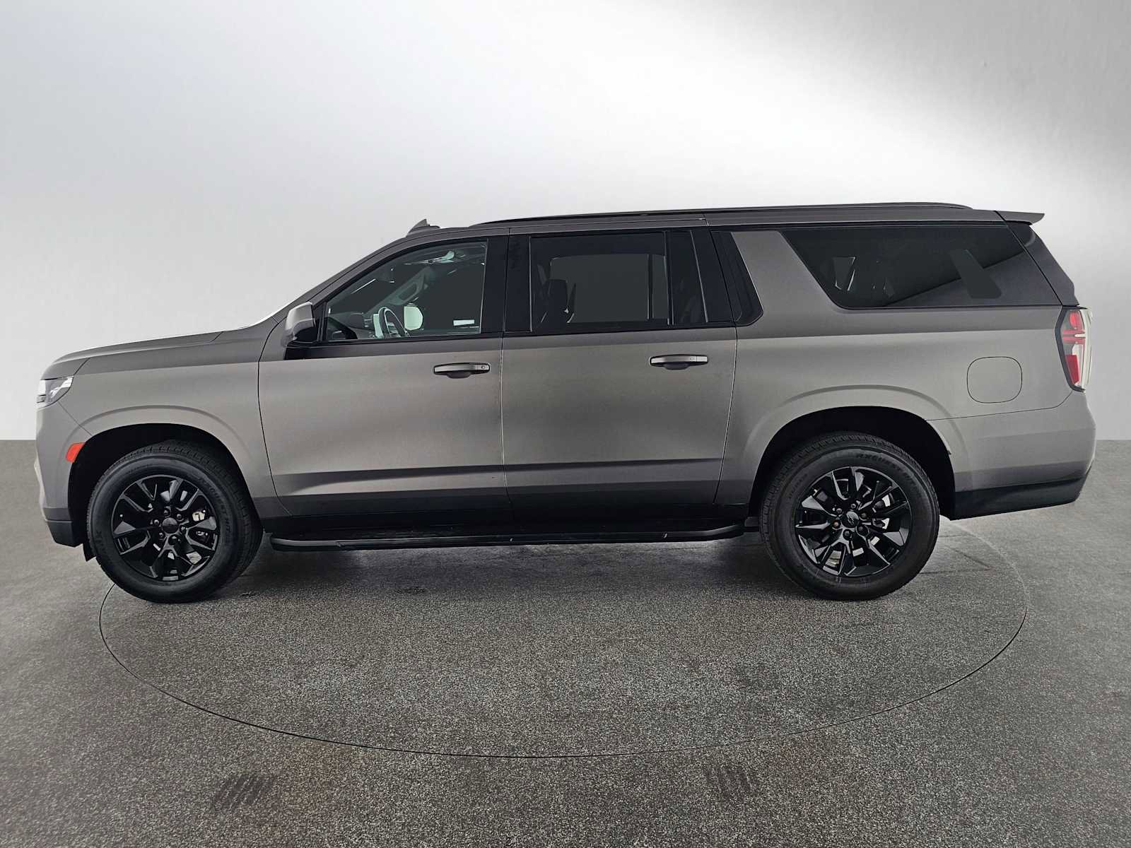 Used 2021 Chevrolet Suburban LT w/ Rear Media and Nav Package AWD/4WD image 6