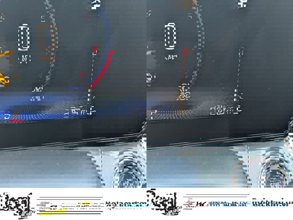 Used 2025 Chevrolet Trax LT w/ LT Convenience Package image 29