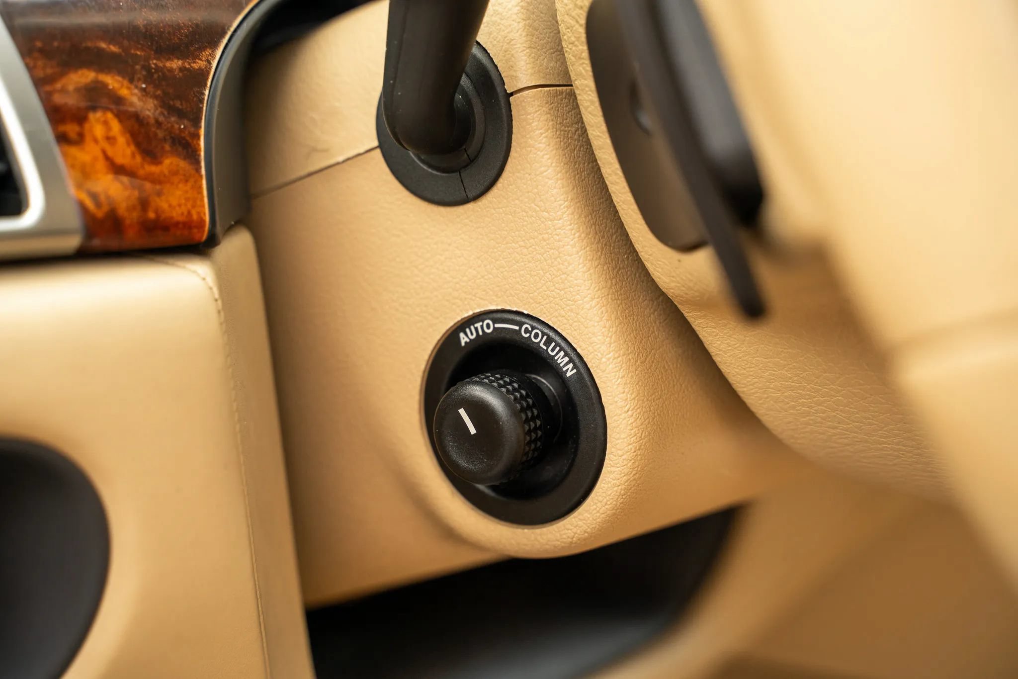 Used 2010 Jaguar XK Coupe RWD image 15