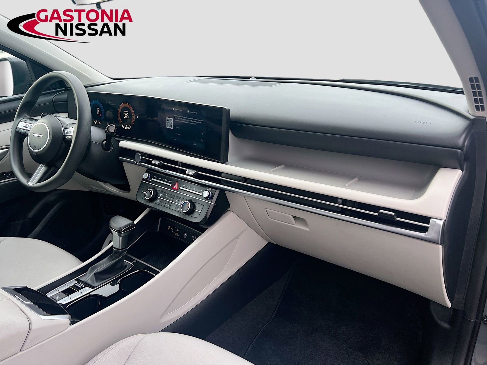 Used 2025 Hyundai Tucson SE image 37