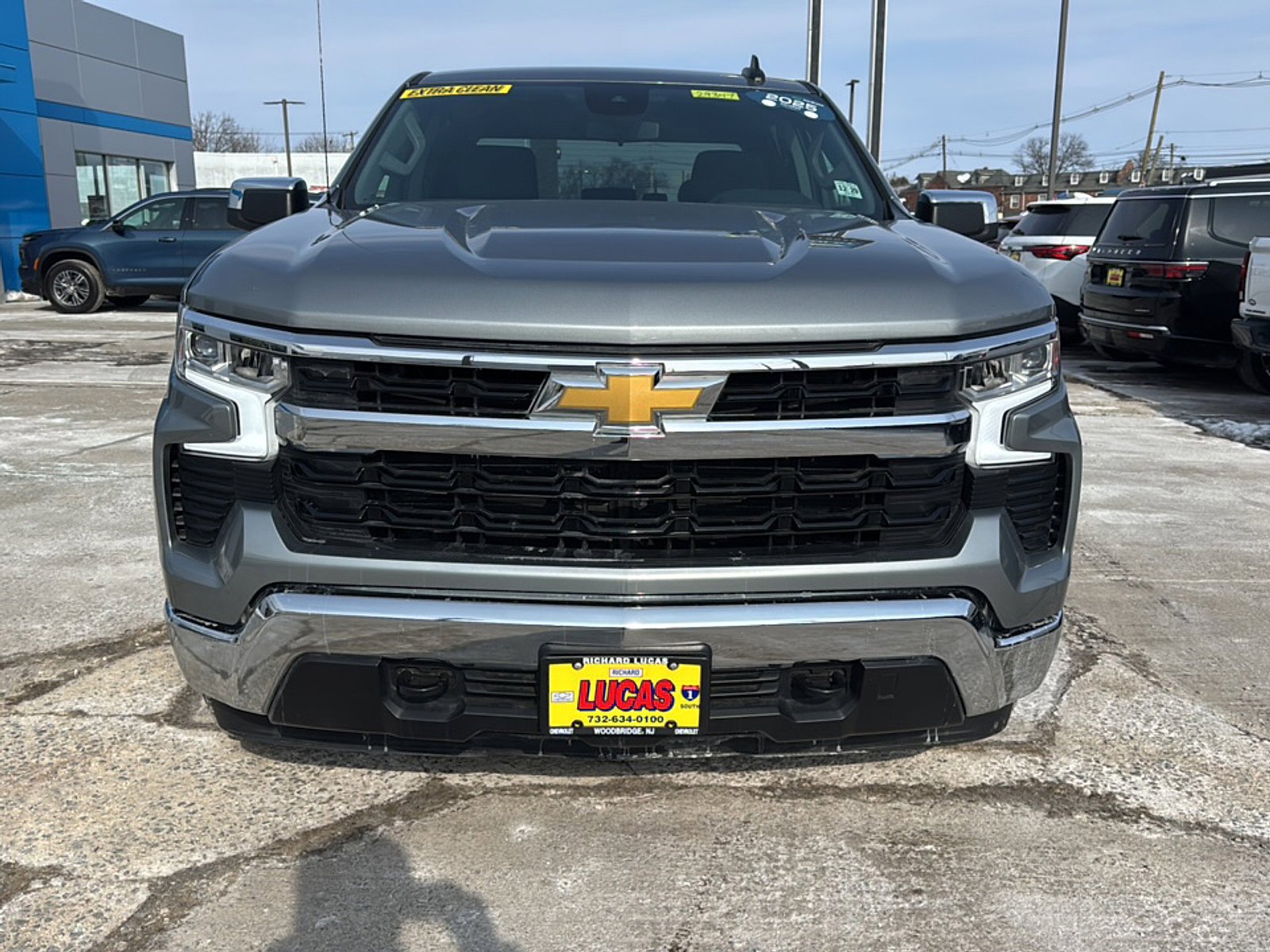 Used 2025 Chevrolet Silverado 1500 LT image 3
