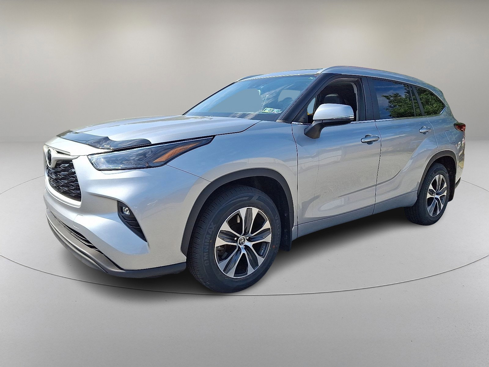 Used 2023 Toyota Highlander XLE image 5