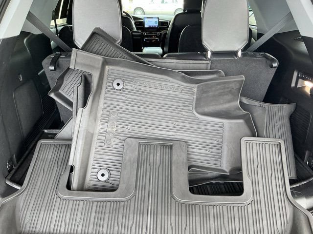 Used 2022 Ford Explorer Limited w/ Equipment Group 301A AWD/4WD image 19