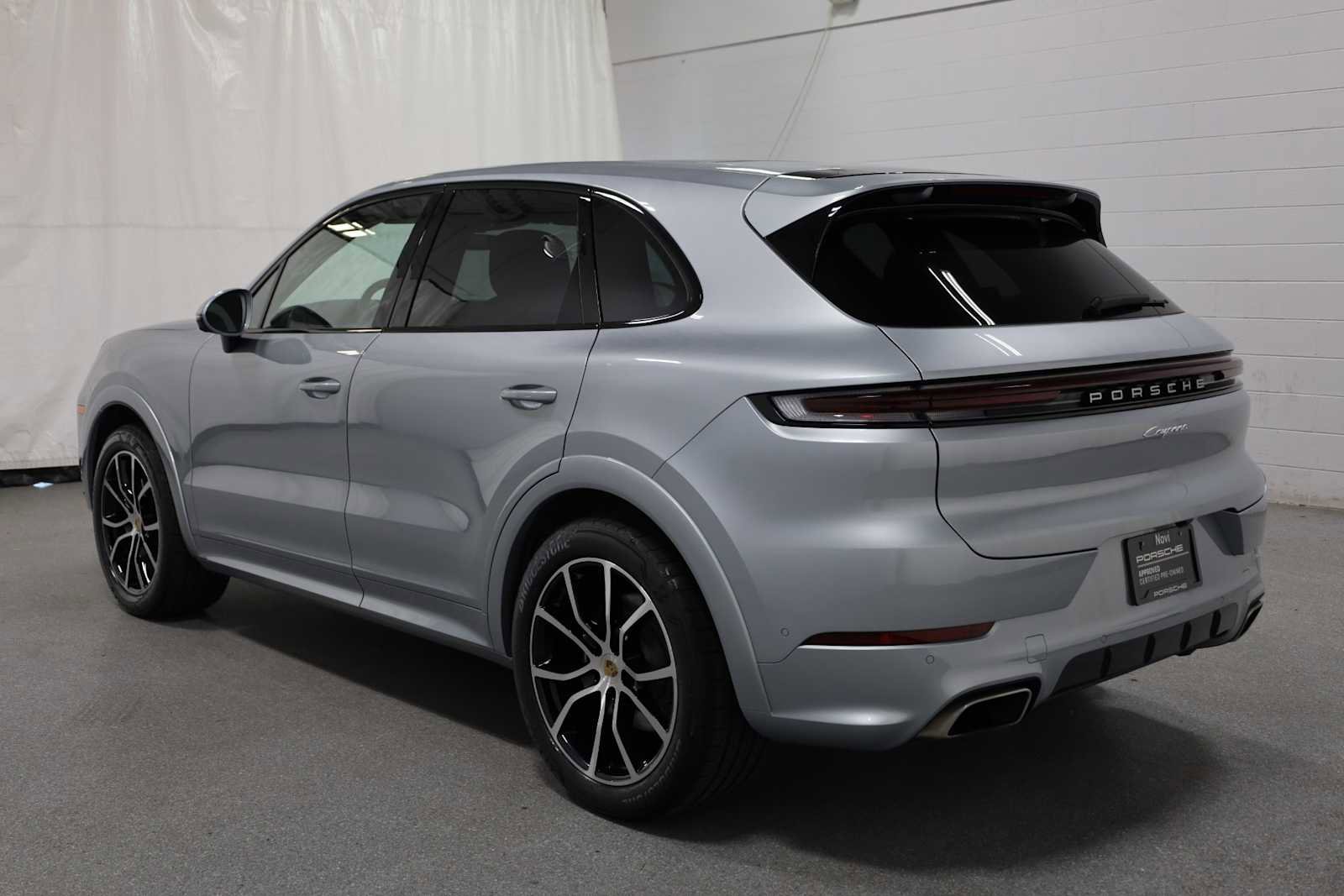 Certified 2024 Porsche Cayenne image 3