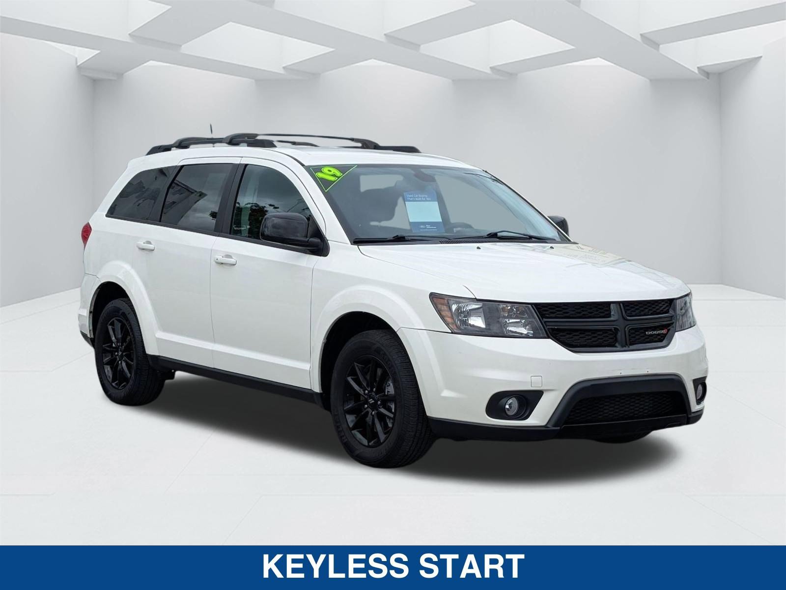 Used 2019 Dodge Journey SE w/ Blacktop Package image 2