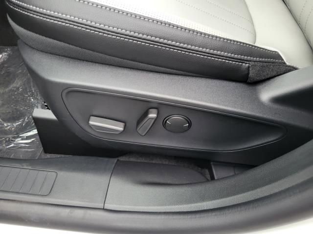 New 2025 Ford Escape SE w/ PHEV Premium Package image 20