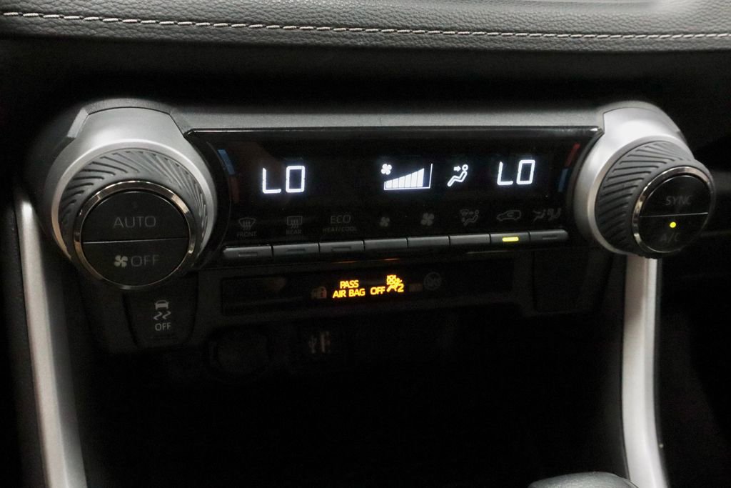 Used 2024 Toyota RAV4 XLE AWD/4WD image 30
