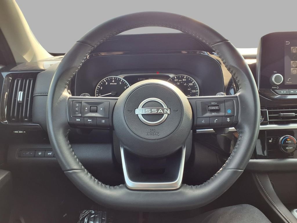 Certified 2025 Nissan Pathfinder SV image 15