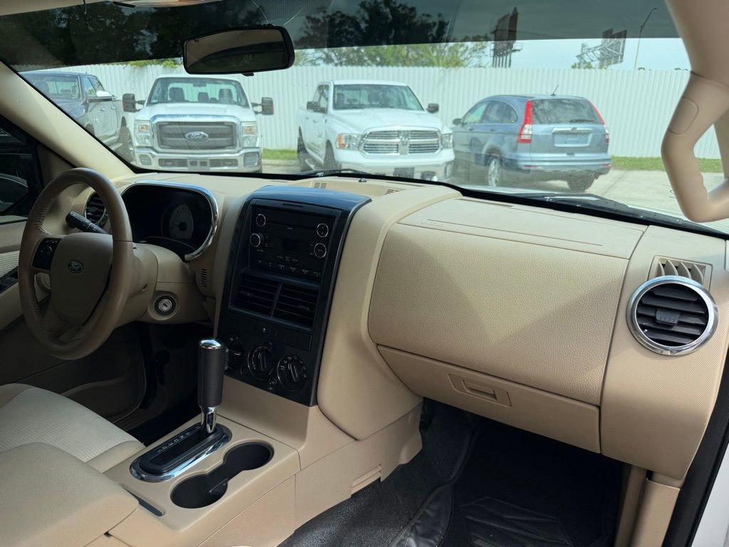 Used 2010 Ford Explorer Sport Trac XLT RWD image 18