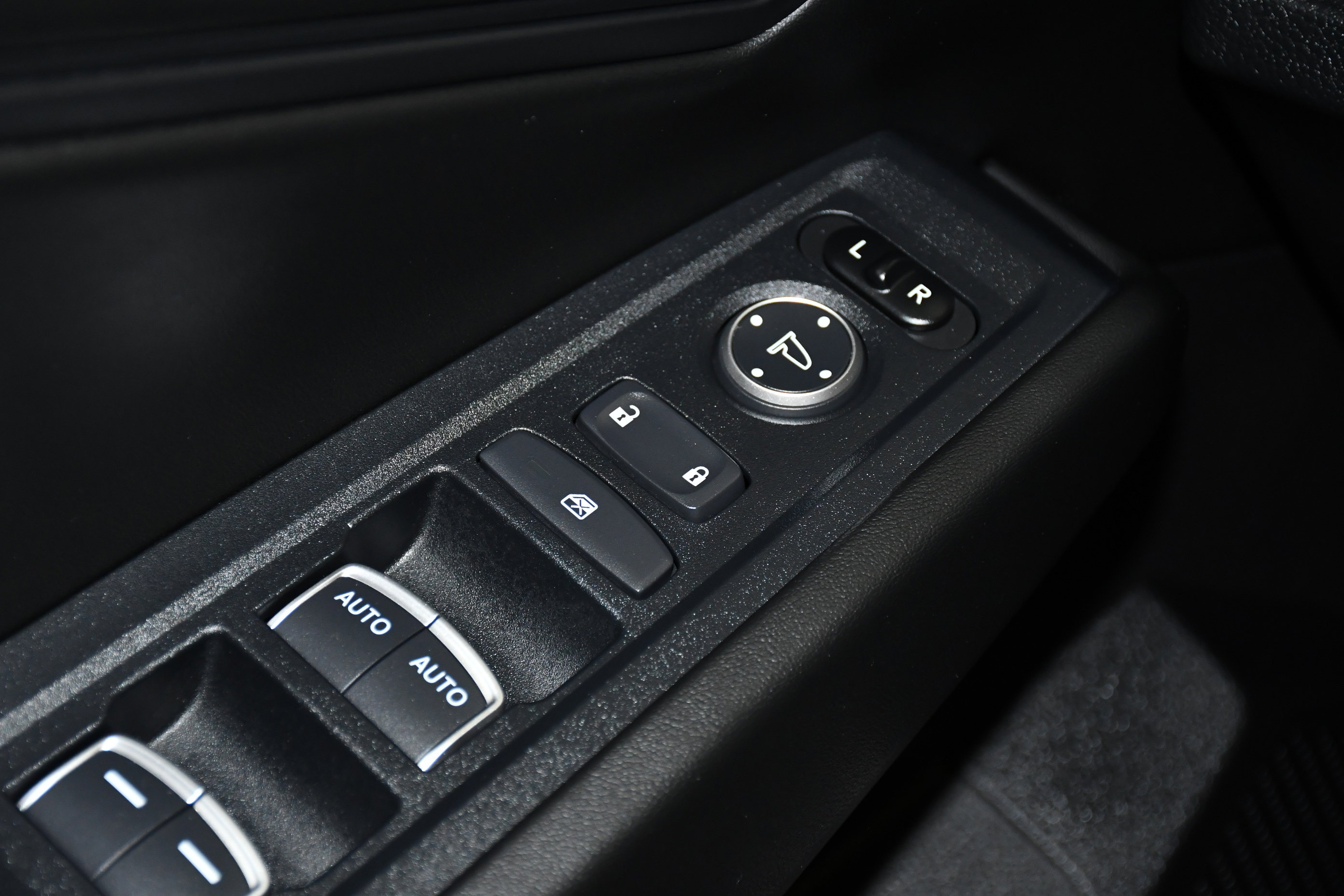 Certified 2025 Honda Accord EX-L image 34