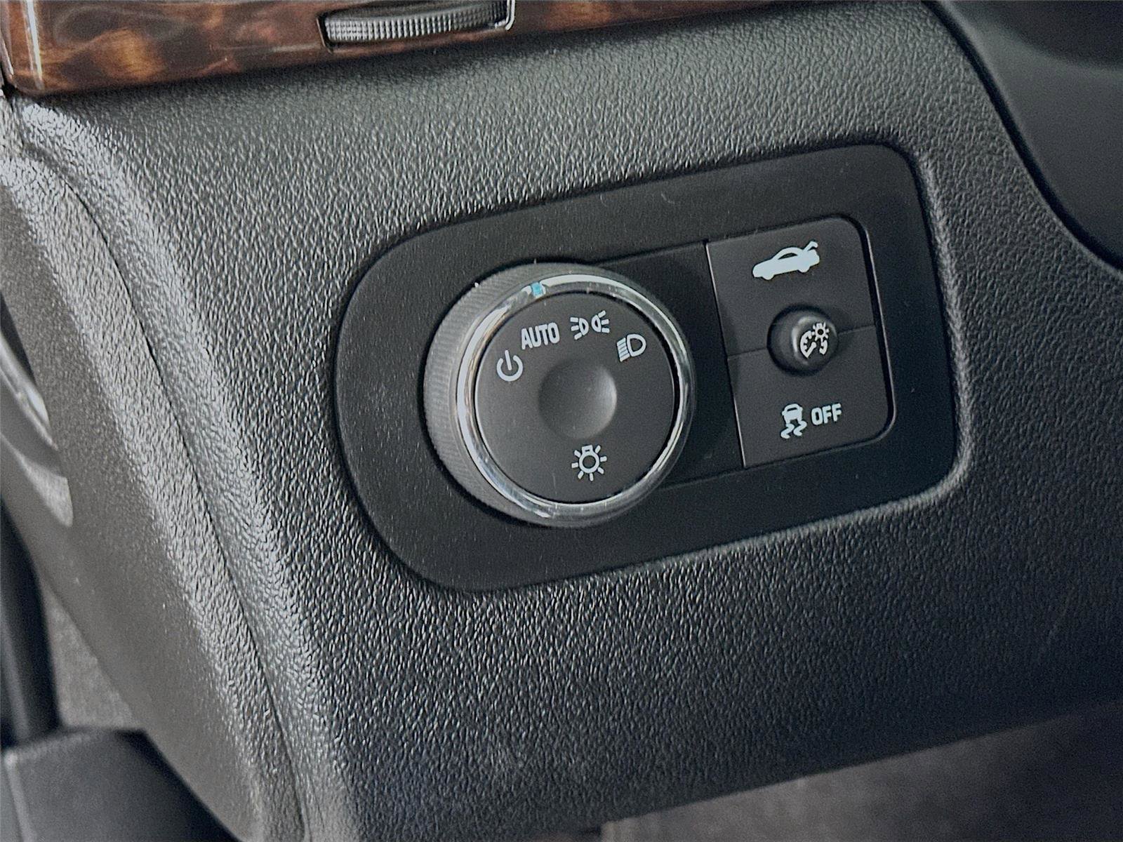 Used 2015 Chevrolet Impala LT image 10