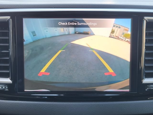 Used 2024 Chrysler Pacifica Touring-L FWD image 15