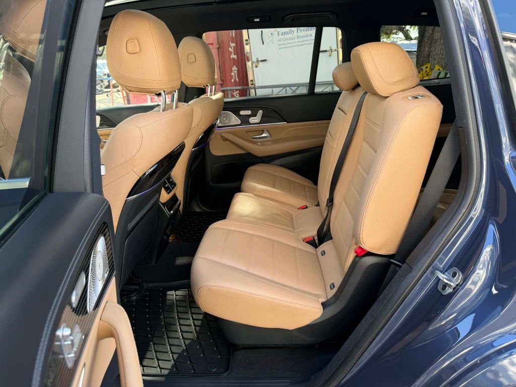 Used 2024 Mercedes-Benz GLS 580 4MATIC image 28