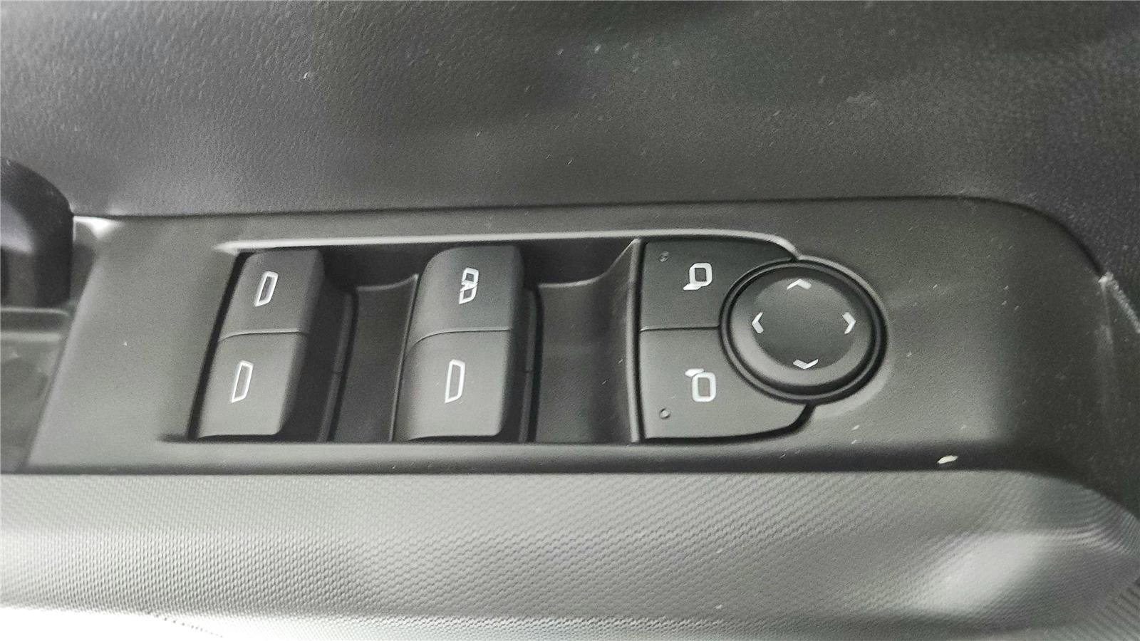 Used 2026 GMC Canyon Elevation image 10
