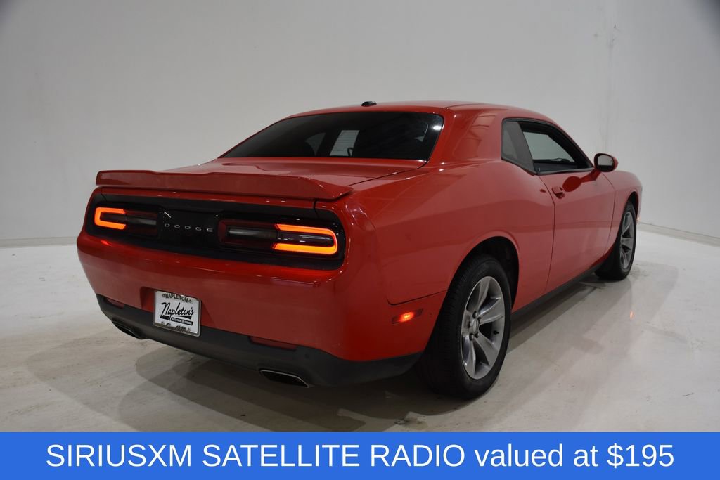 Used 2015 Dodge Challenger SXT w/ Driver Convenience Group image 4