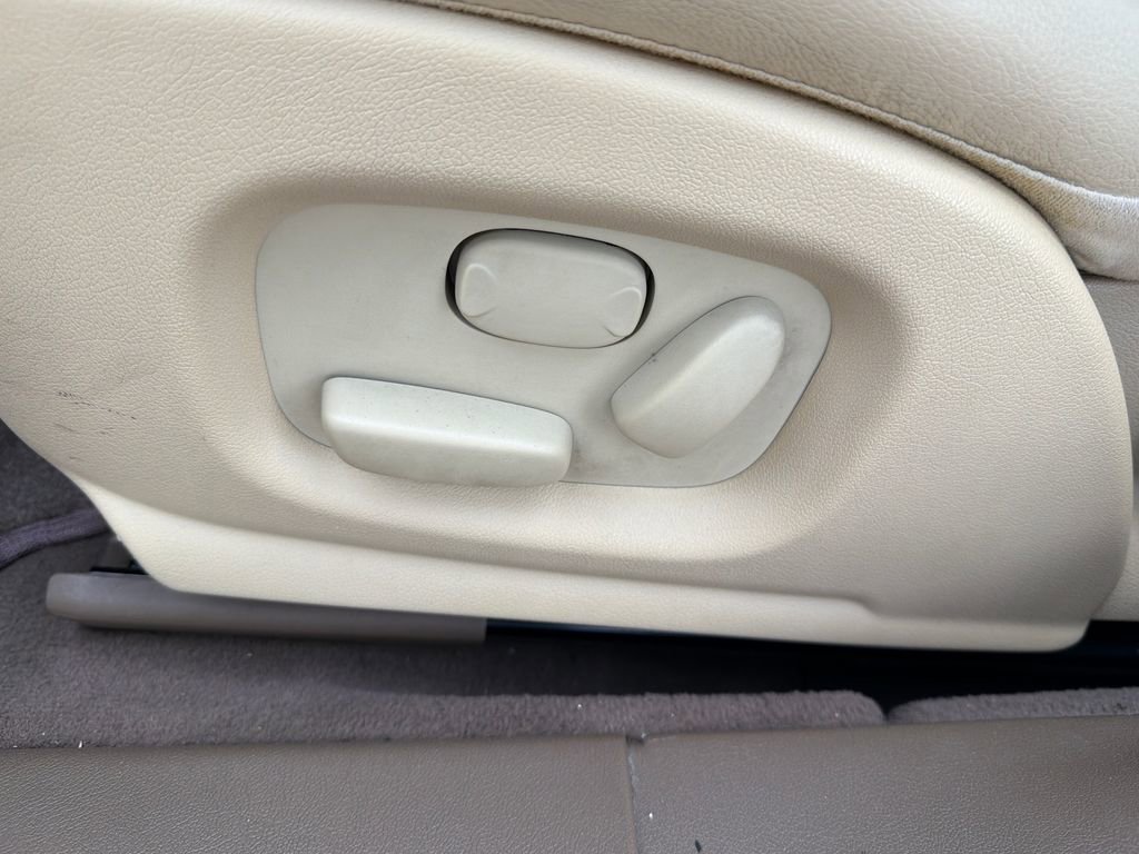 Used 2005 Jaguar XJ8 image 27