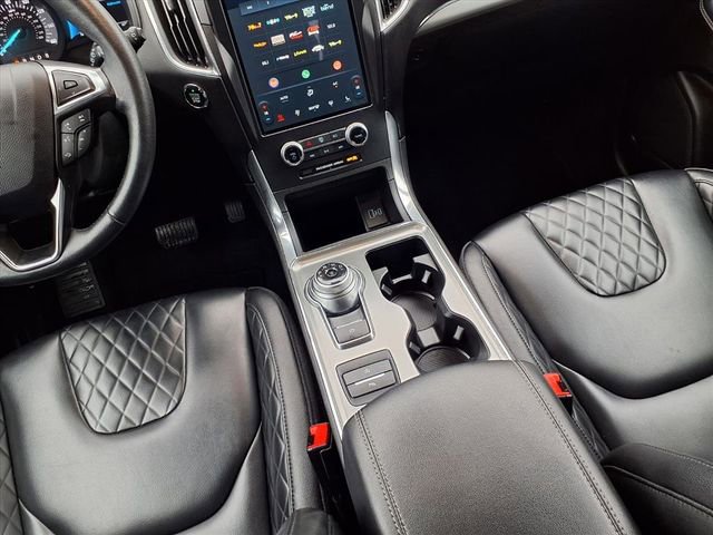 Used 2024 Ford Edge Titanium image 10