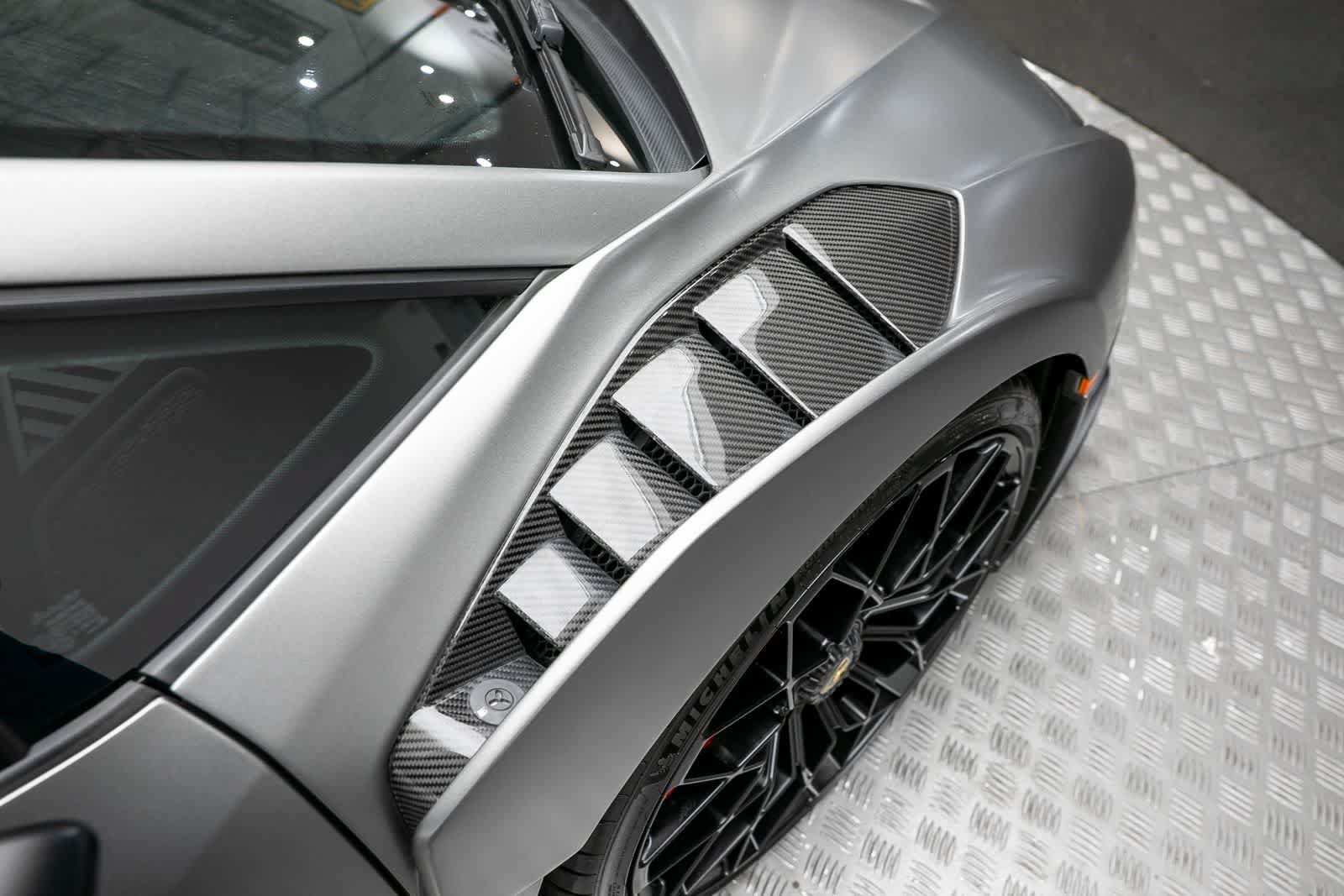 Used 2022 Lamborghini Huracan STO RWD image 52
