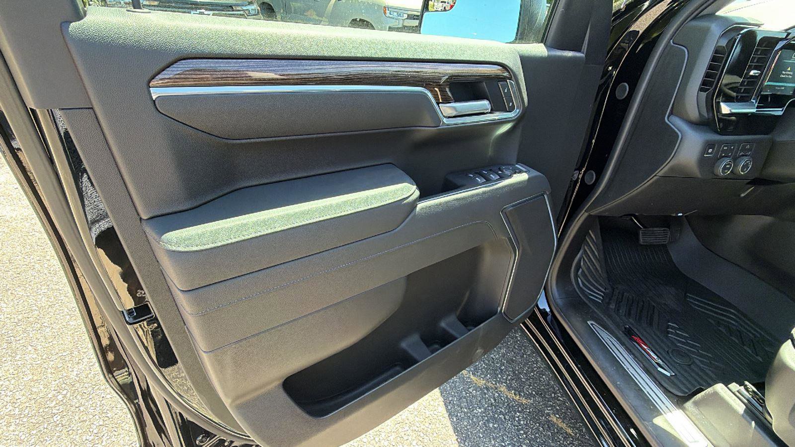 New 2026 Chevrolet Silverado 1500 LT AWD/4WD image 11