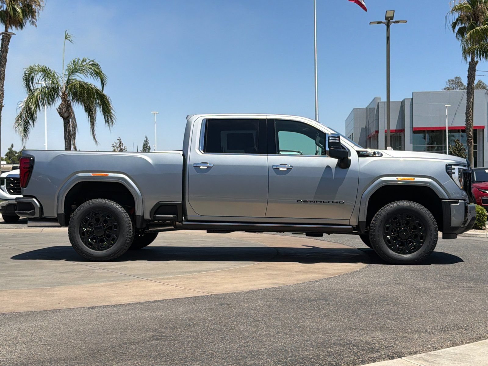 New 2026 GMC Sierra 3500 Denali Ultimate w/ LPO, Black Badging Package AWD/4WD image 3