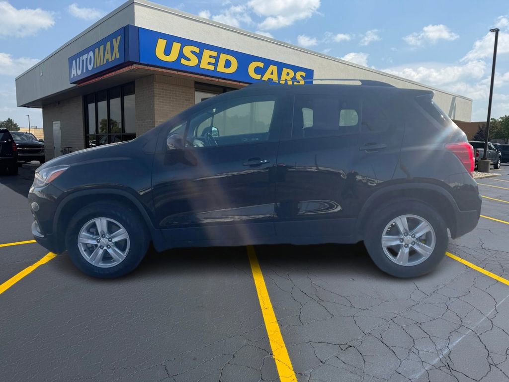 Used 2022 Chevrolet Trax LT w/ LT Convenience Package image 8