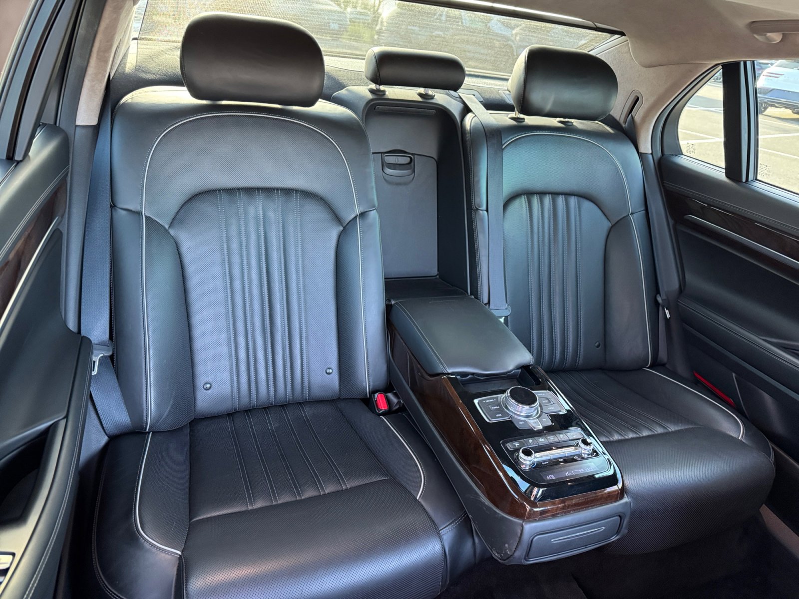 Used 2017 Genesis G90 3.3T Premium image 18