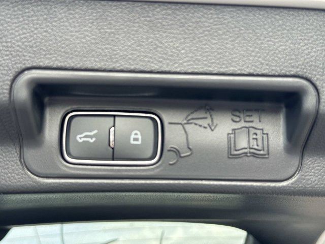 New 2027 Ford Explorer Platinum RWD image 15