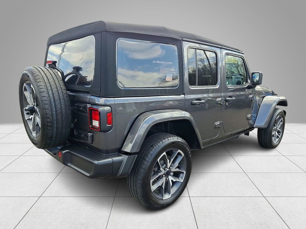 Used 2024 Jeep Wrangler Unlimited w/ Convenience Group image 5