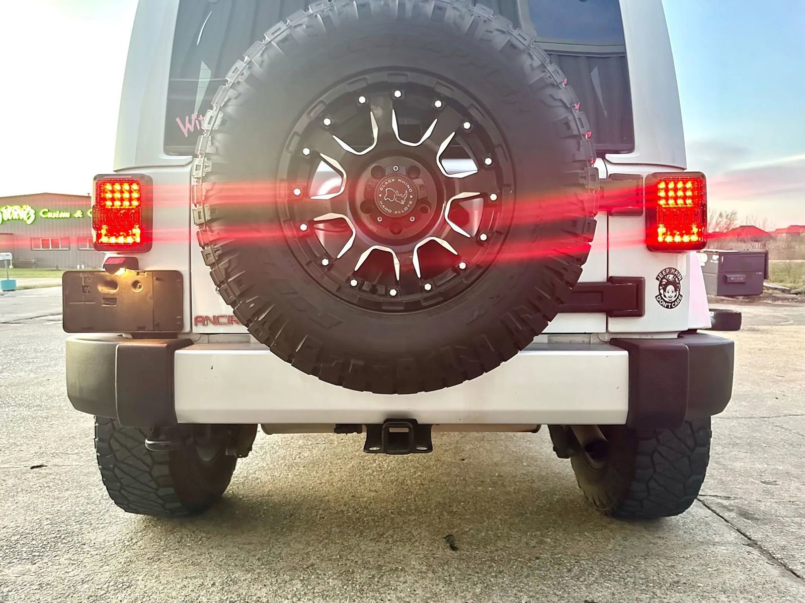 Used 2015 Jeep Wrangler Unlimited Sahara w/ Max Tow Package image 7