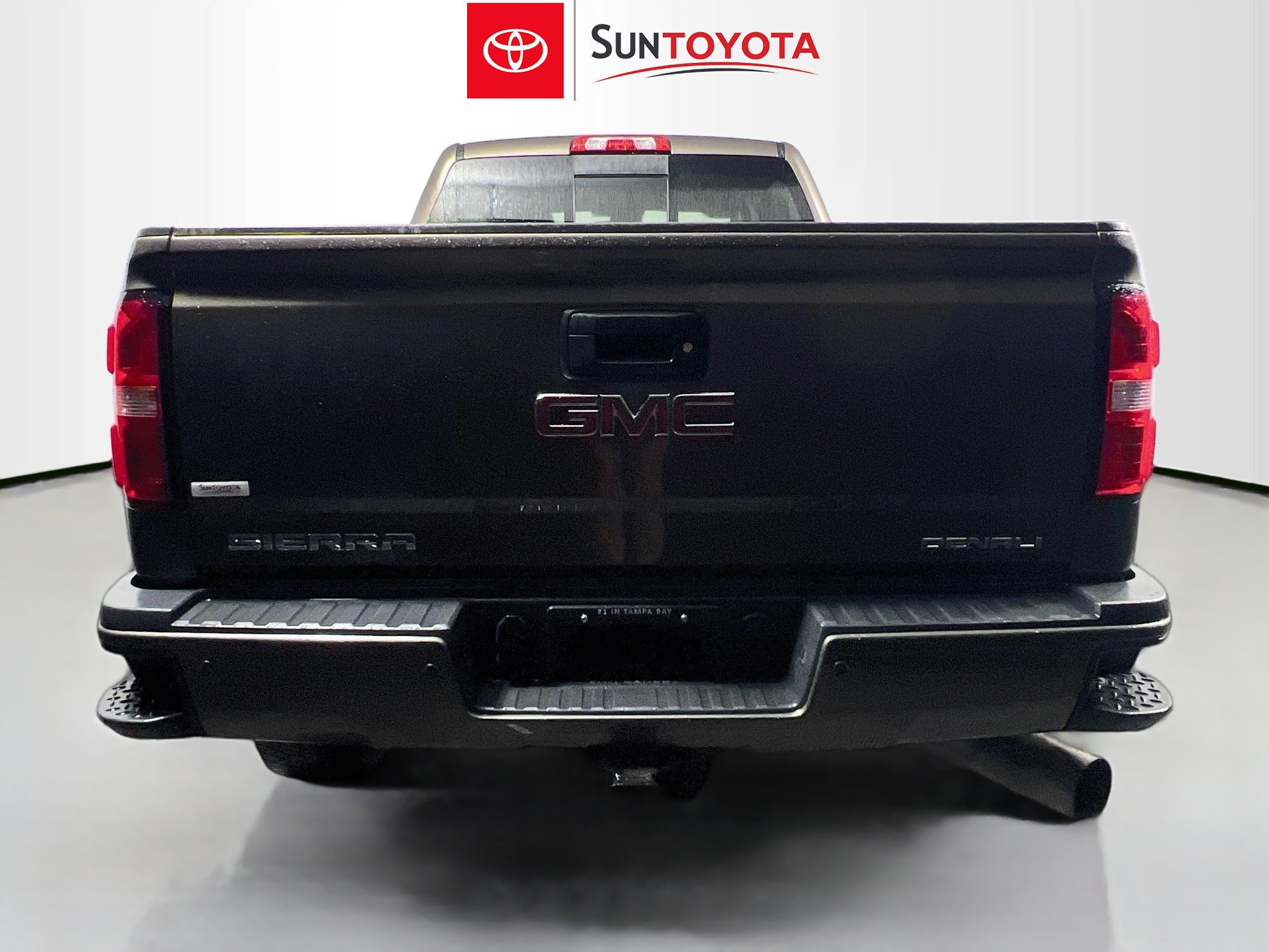 Used 2015 GMC Sierra 2500 Denali w/ Duramax Plus Package AWD/4WD image 5