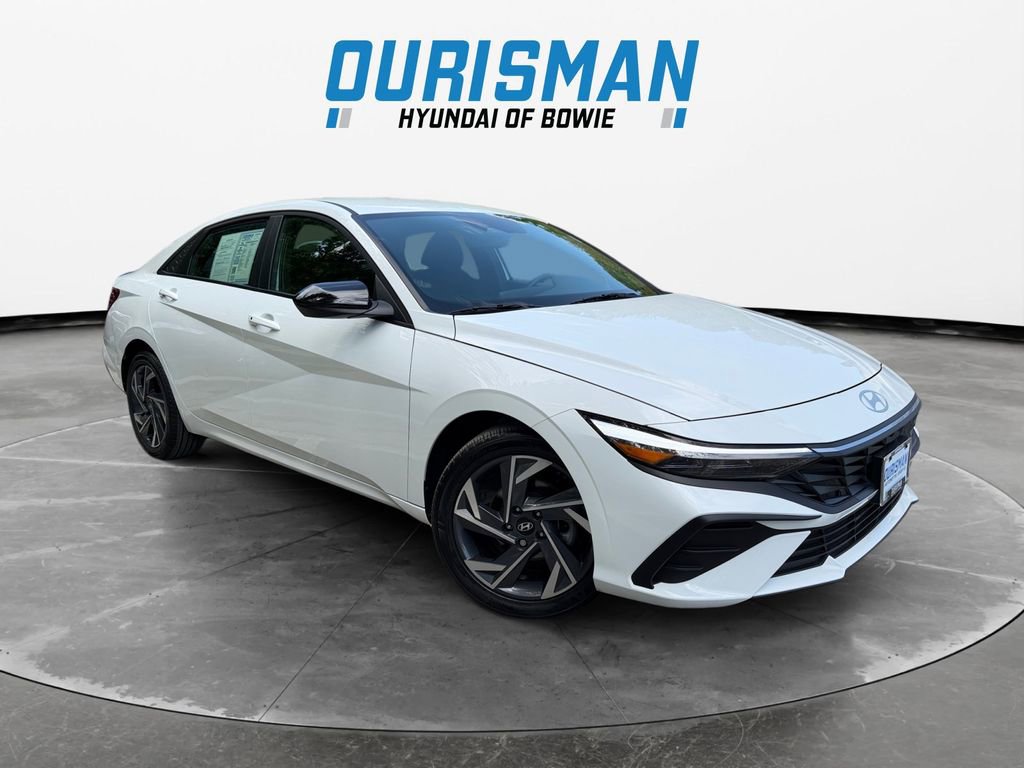 Used 2025 Hyundai Elantra Sport FWD image 1