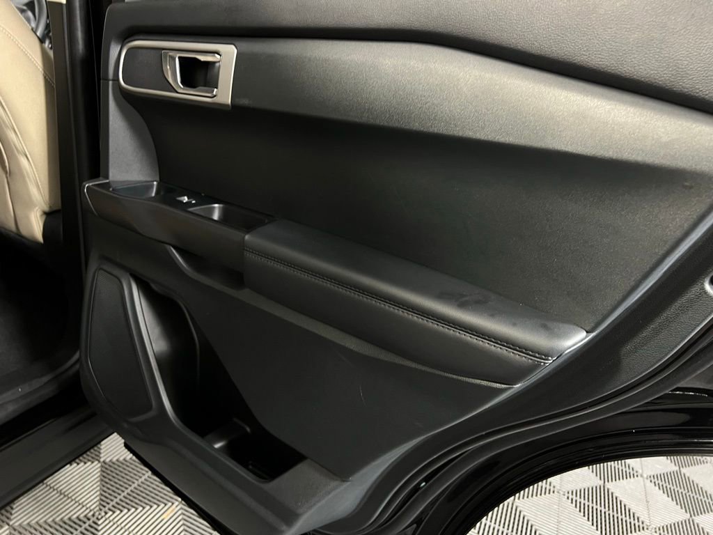 Used 2024 Ford Explorer 2WD image 31